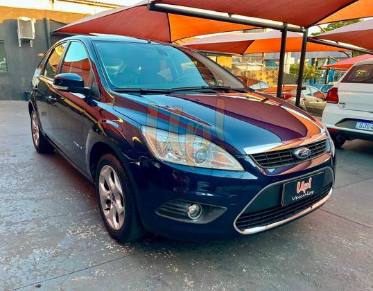 FORD FOCUS 2.0 TITANIUM HATCH 16V FLEX 4P AUTOMÁTICO FORD FOCUS 2.0 TITANIUM HATCH 16V FLEX 4P AUTOMÁTICO